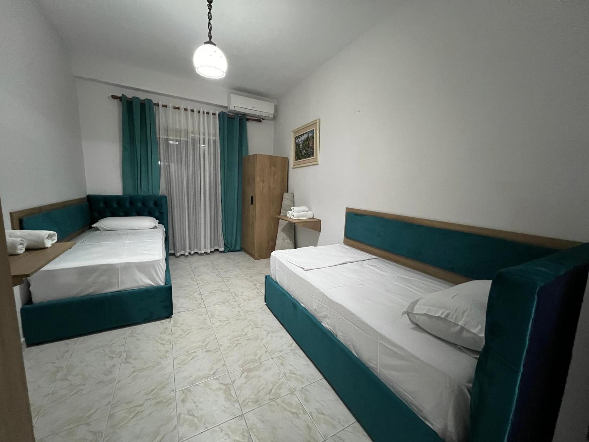 Sisterhood Hostel-Female Only Tiranë Eksteriør bilde