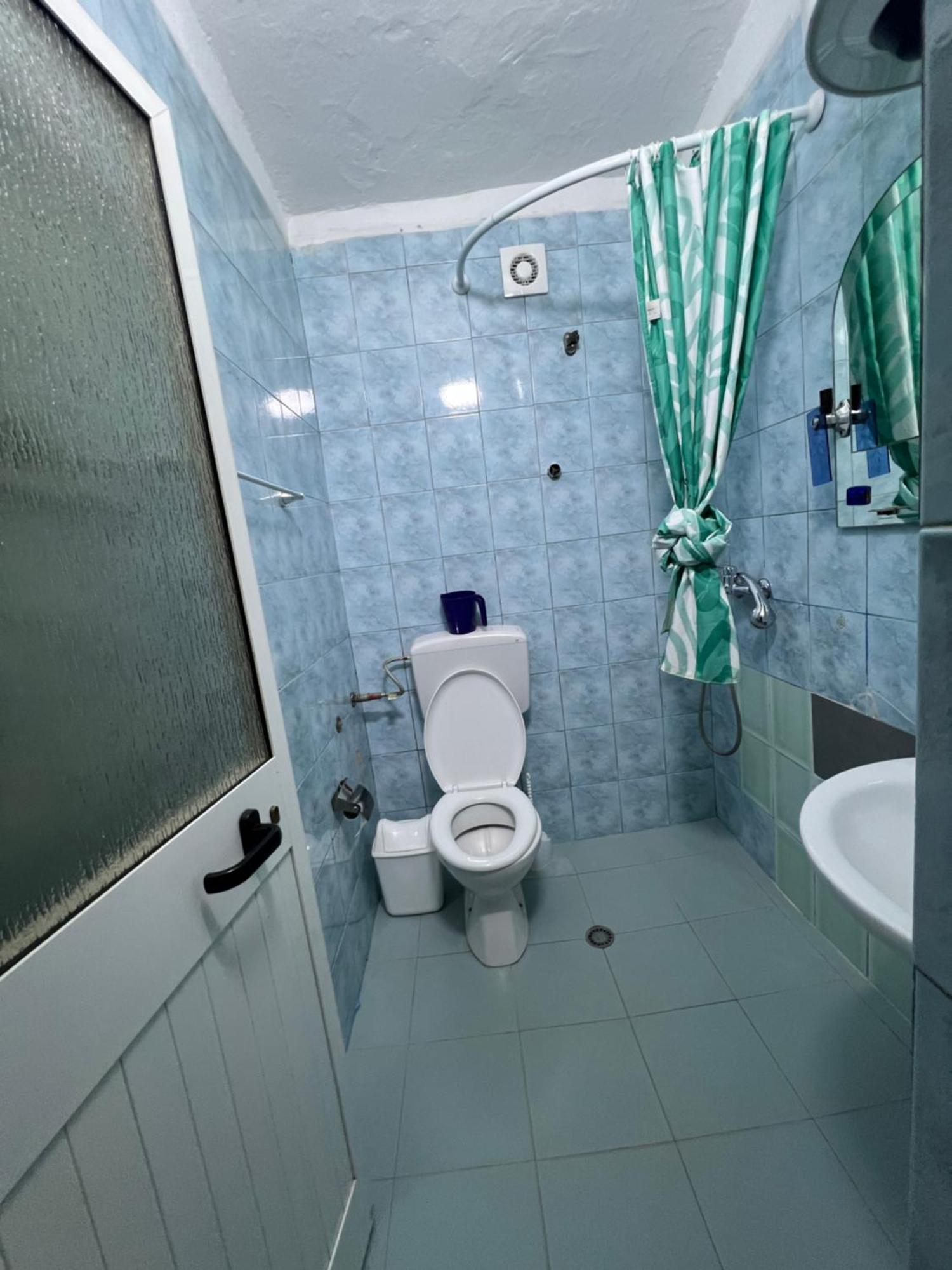 Sisterhood Hostel-Female Only Tiranë Eksteriør bilde